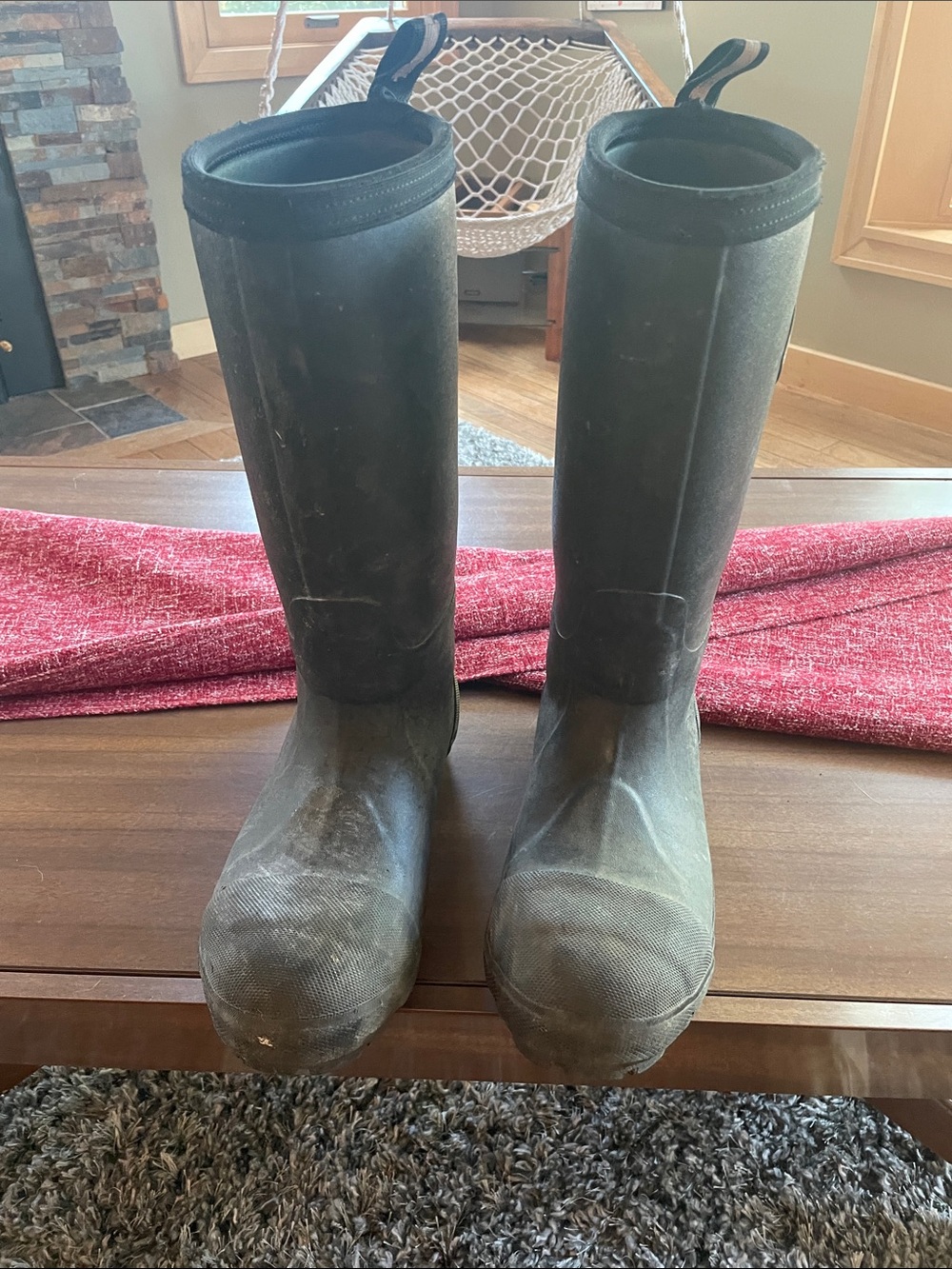 Muck boots- women’s 8